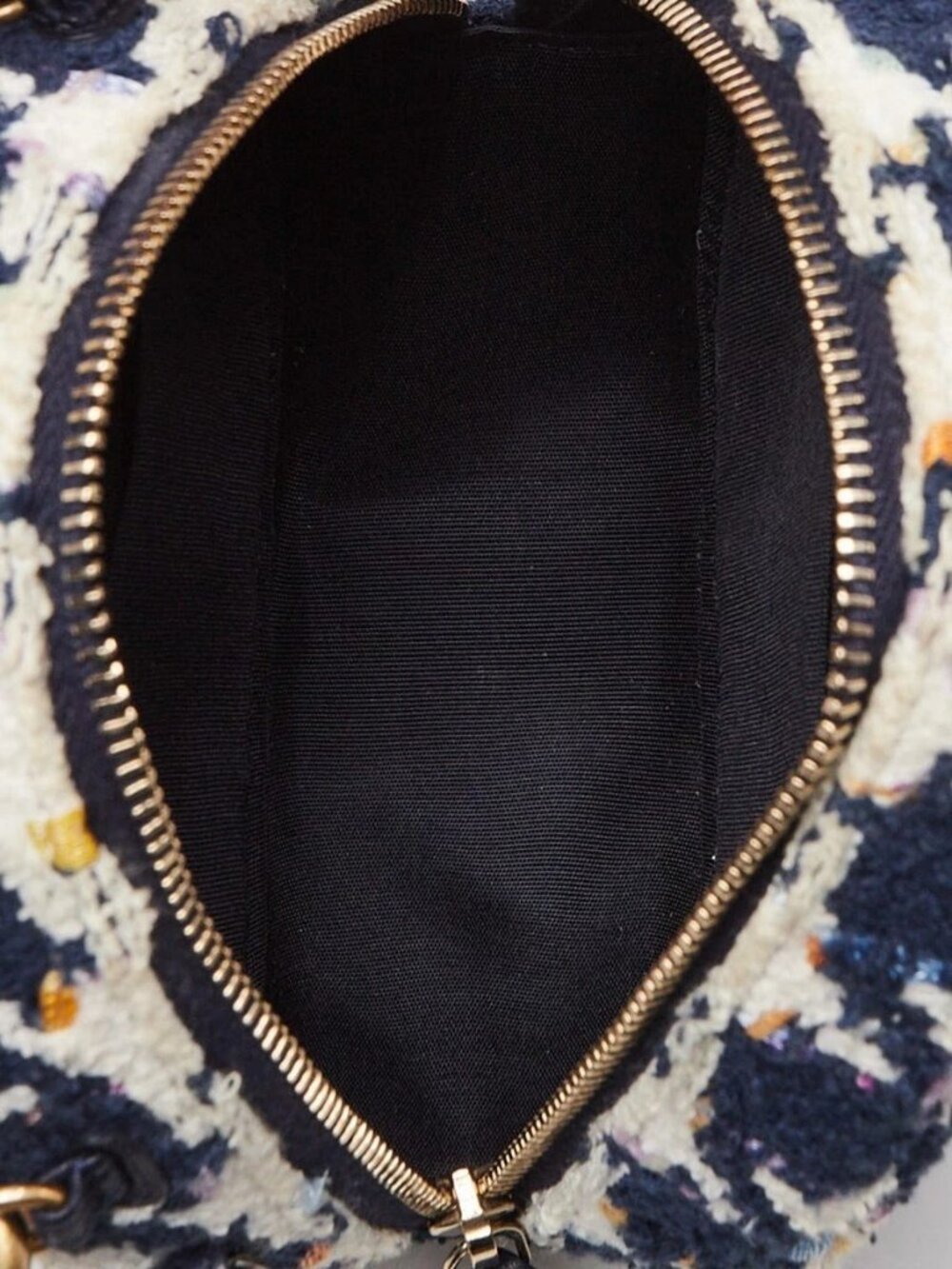 Chanel Blue/White Tweed Chanel 19 Round Clutch Bag - Picture 4 of 11
